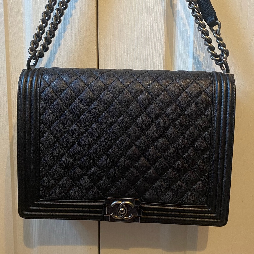 Chanel Jumbo Le Boy in Caviar Leather - Picture 3 of 12